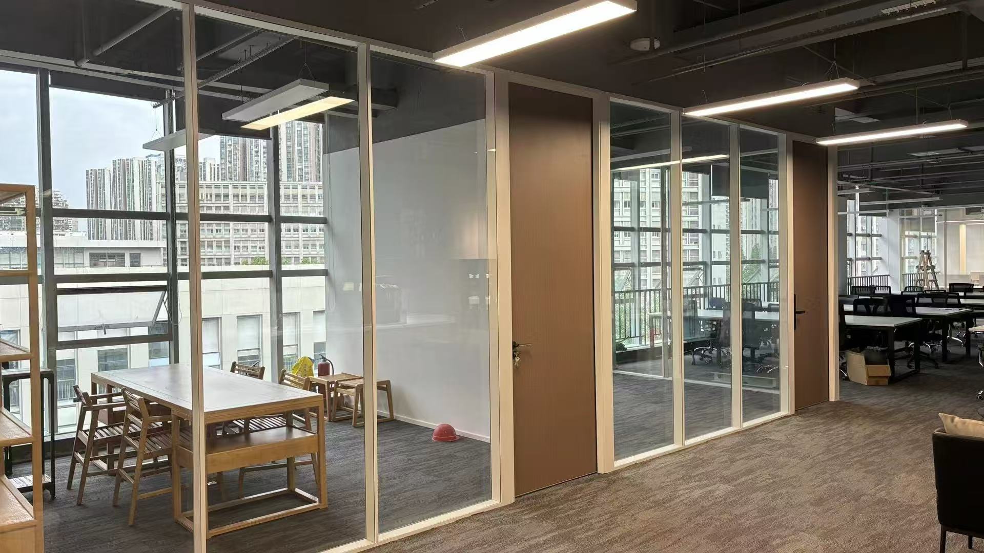 105mm Double-Glazed Wall System with Integrated Wooden Doors
